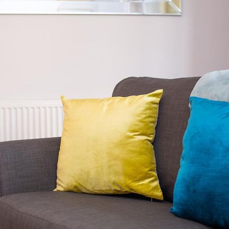 Parking, Garden, En-Suite & Tv'S In All Rooms, Large Living Space Swansea Exteriör bild