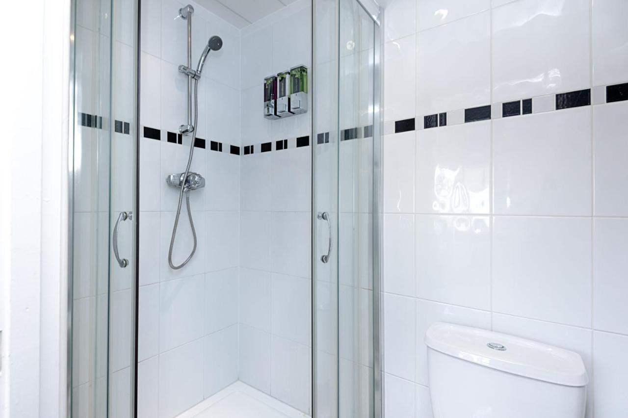Parking, Garden, En-Suite & Tv'S In All Rooms, Large Living Space Swansea Exteriör bild