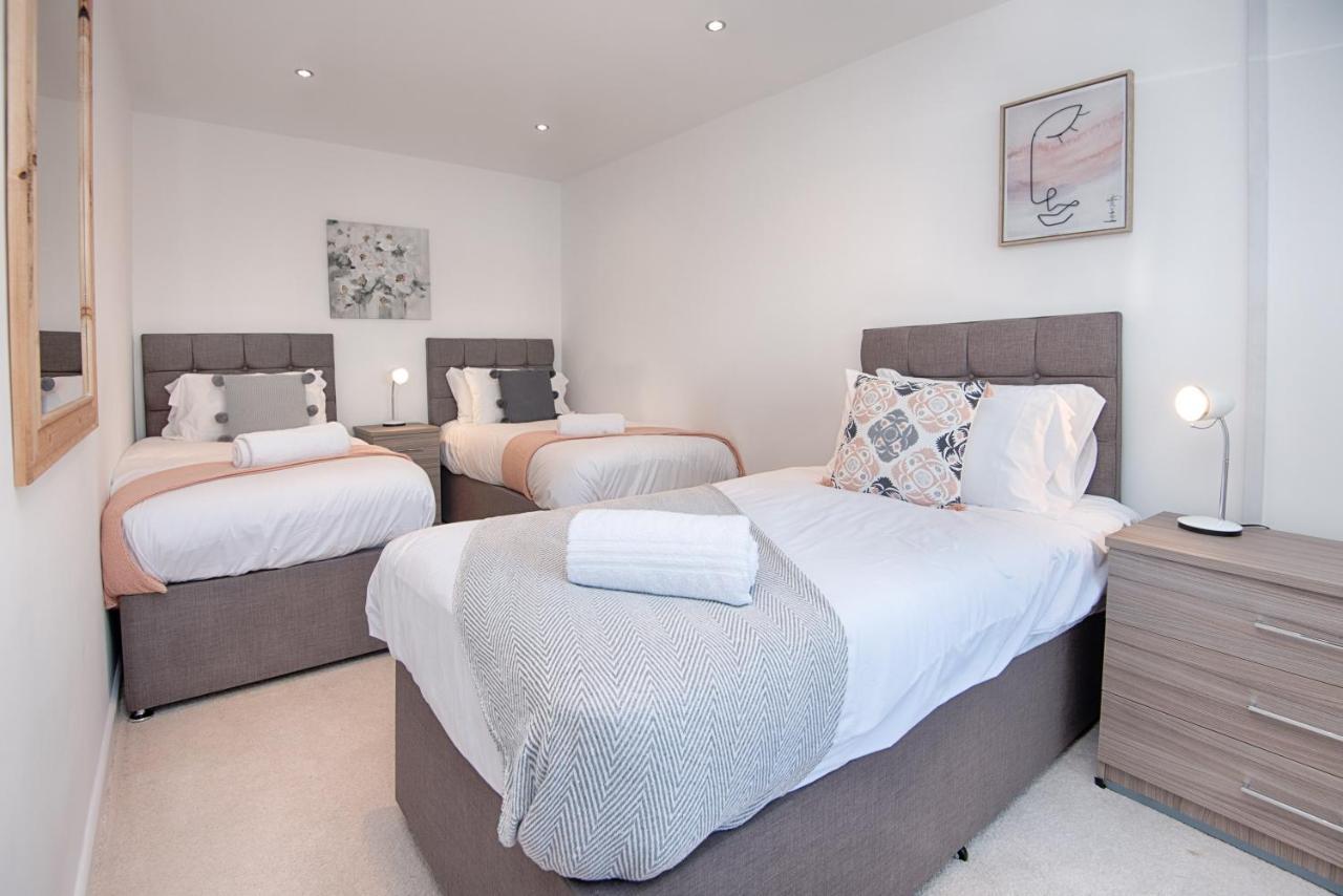 Parking, Garden, En-Suite & Tv'S In All Rooms, Large Living Space Swansea Exteriör bild