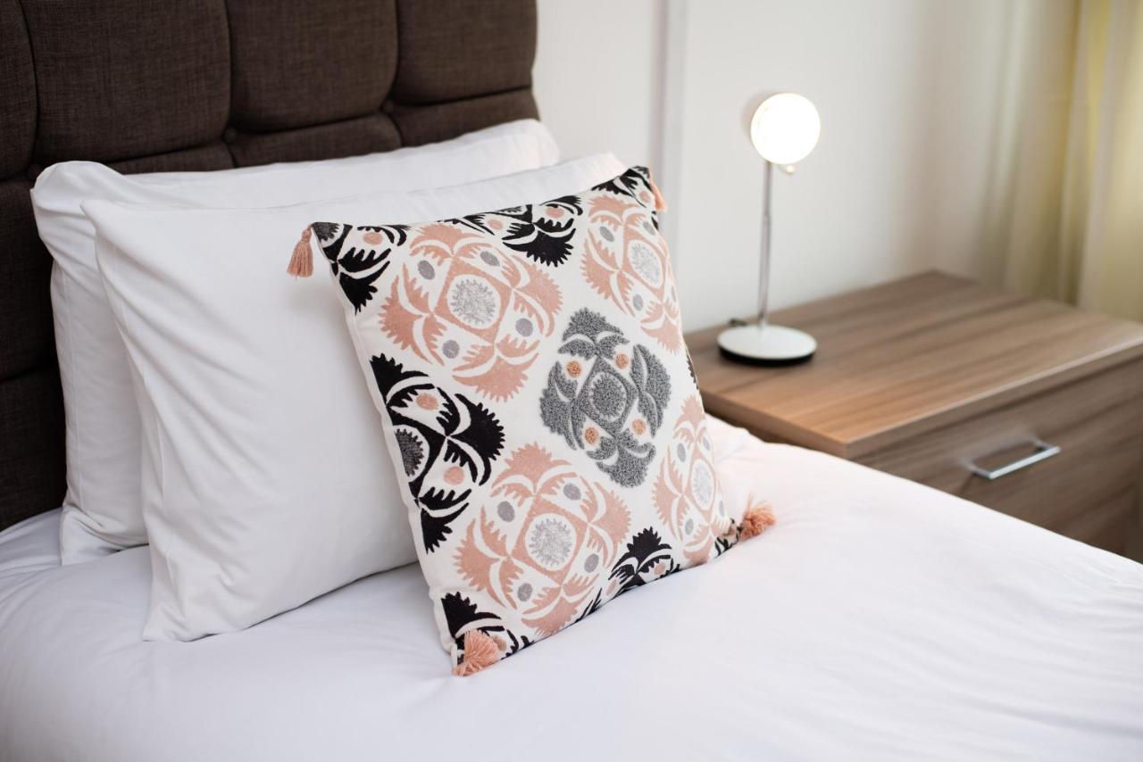 Parking, Garden, En-Suite & Tv'S In All Rooms, Large Living Space Swansea Exteriör bild