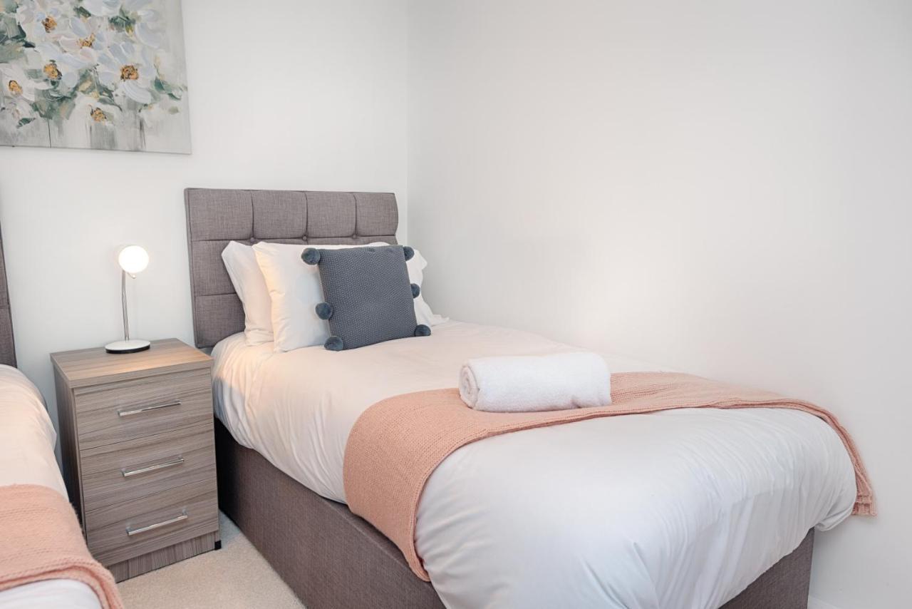 Parking, Garden, En-Suite & Tv'S In All Rooms, Large Living Space Swansea Exteriör bild