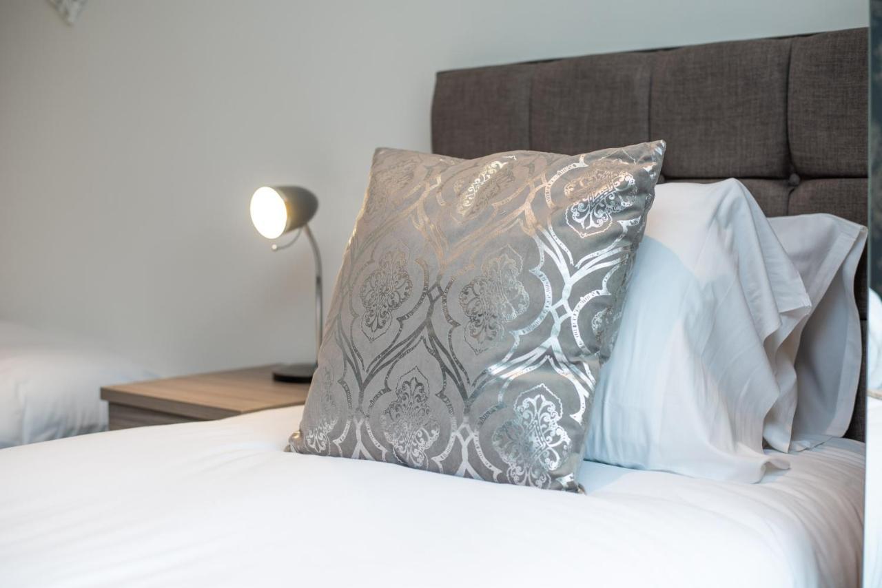 Parking, Garden, En-Suite & Tv'S In All Rooms, Large Living Space Swansea Exteriör bild