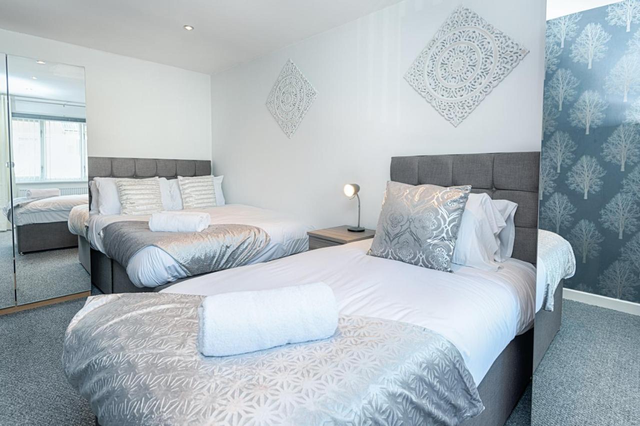 Parking, Garden, En-Suite & Tv'S In All Rooms, Large Living Space Swansea Exteriör bild