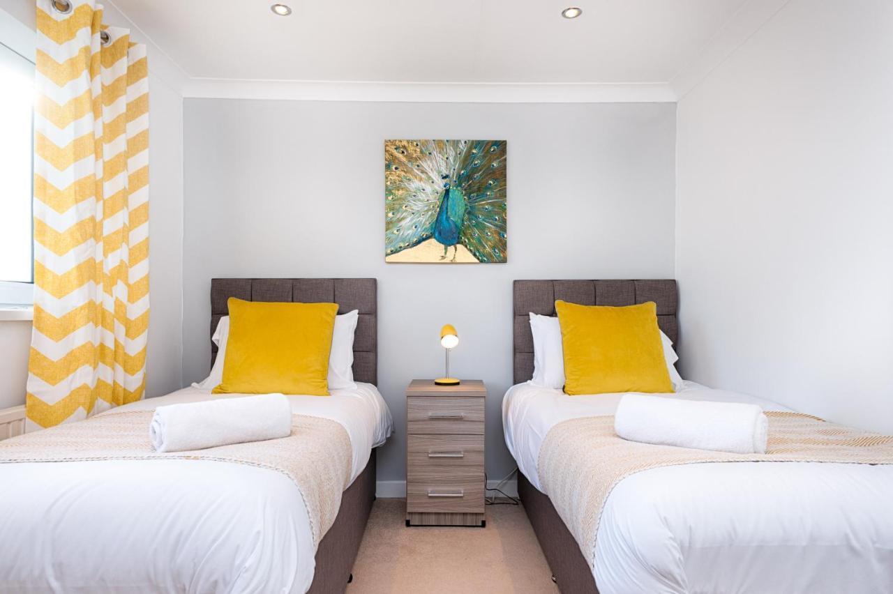 Parking, Garden, En-Suite & Tv'S In All Rooms, Large Living Space Swansea Exteriör bild
